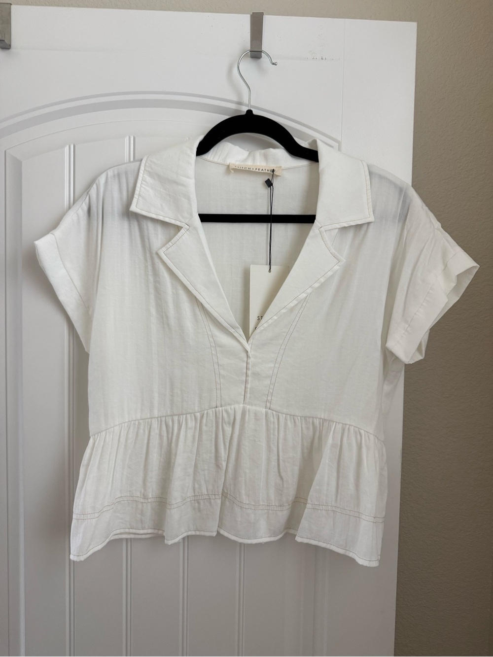 NWT Women’s White Peplum Collared Crop Top